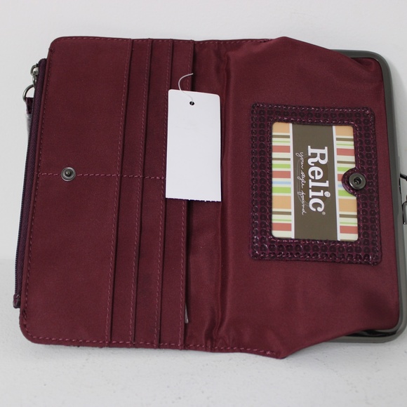 Dark Pink Clutch - Picture 3 of 3